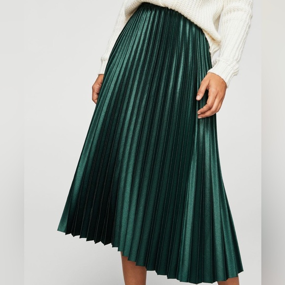 Zara Dresses & Skirts - green satin pleated skirt